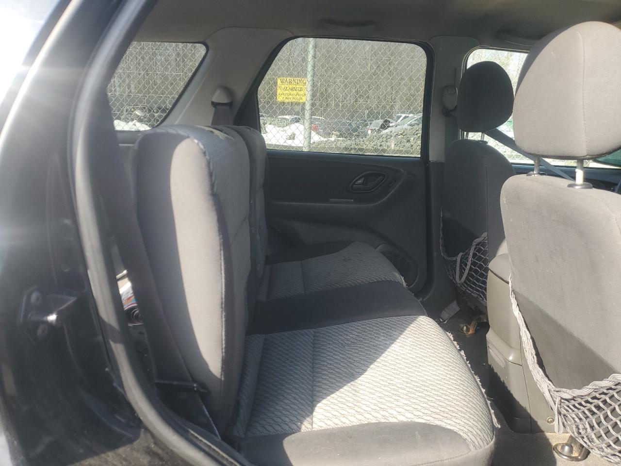 2004 Ford Escape VIN 1FMYU03174KB88016 Copart auction photo, side / rear end damage thumbnail 11