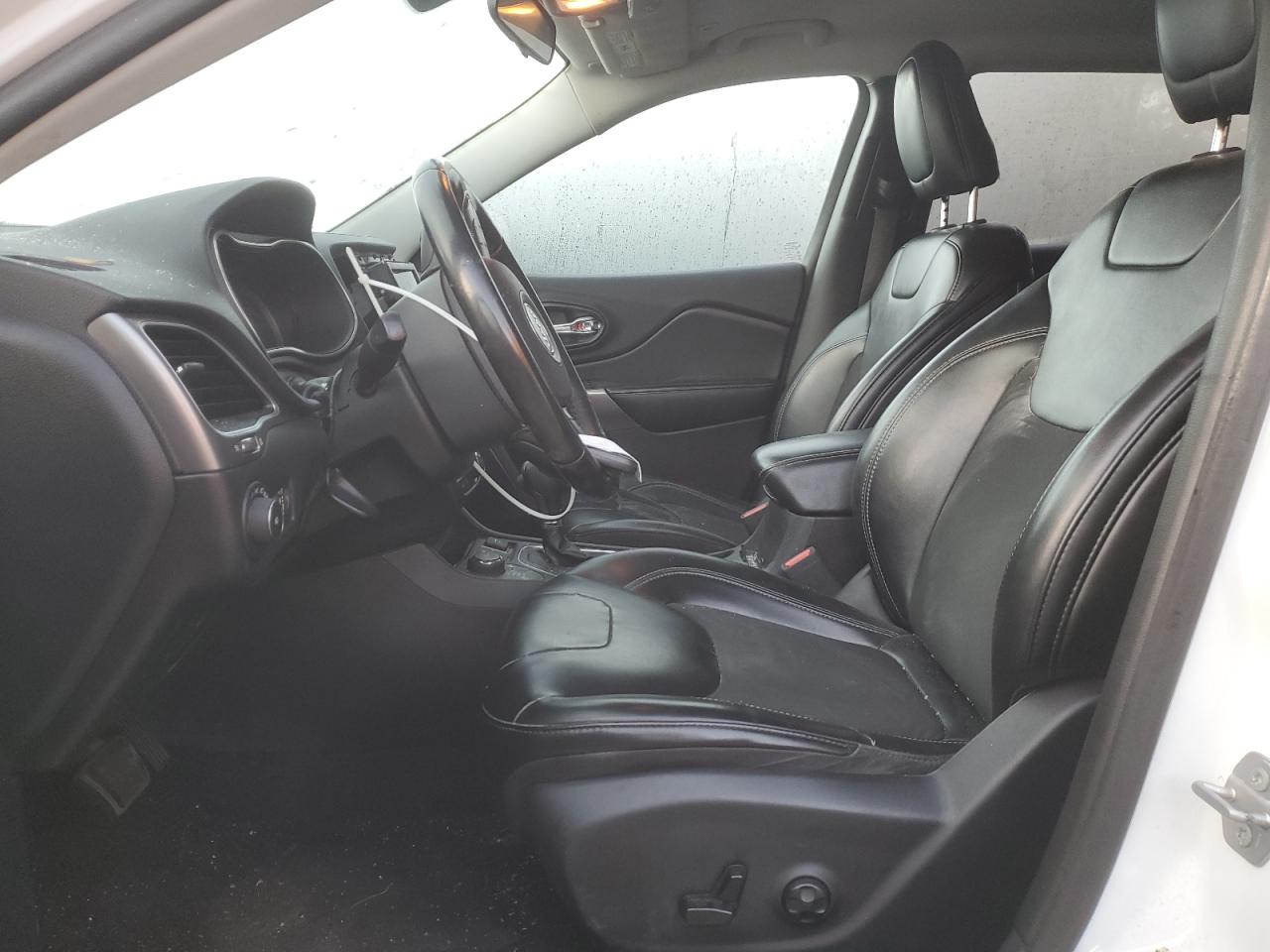 2019 Jeep Grand Cherokee VIN 1C4PJMLB4KD181339 Copart auction photo, vandalism damage thumbnail 7