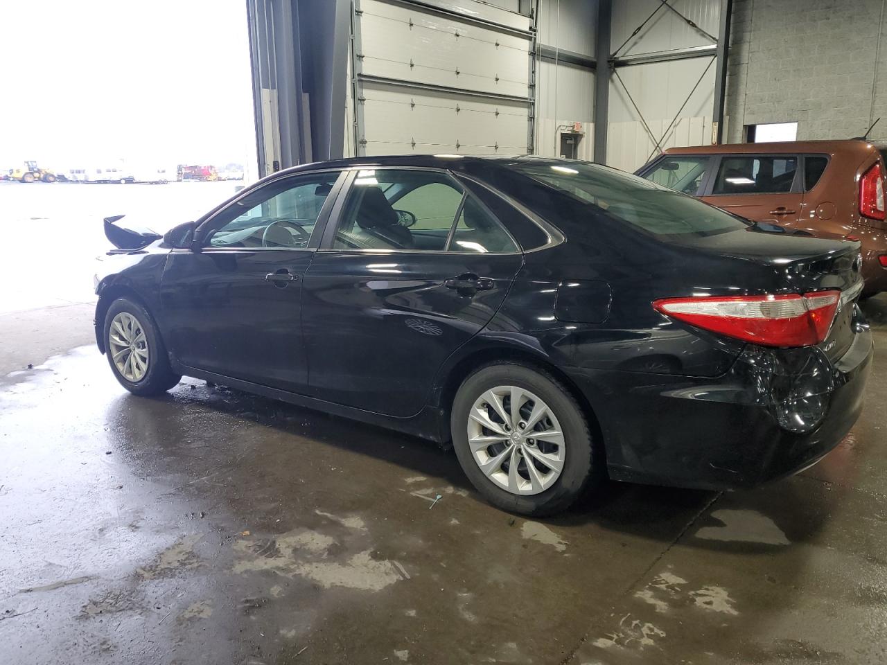 2015 Toyota Camry VIN 4T4BF1FK4FR504091 Copart auction photo, front end damage thumbnail 2
