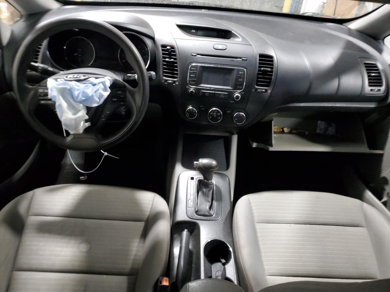 2016 KIA Forte VIN KNAFX4A67G5567039 Copart auction photo, all over damage thumbnail 8
