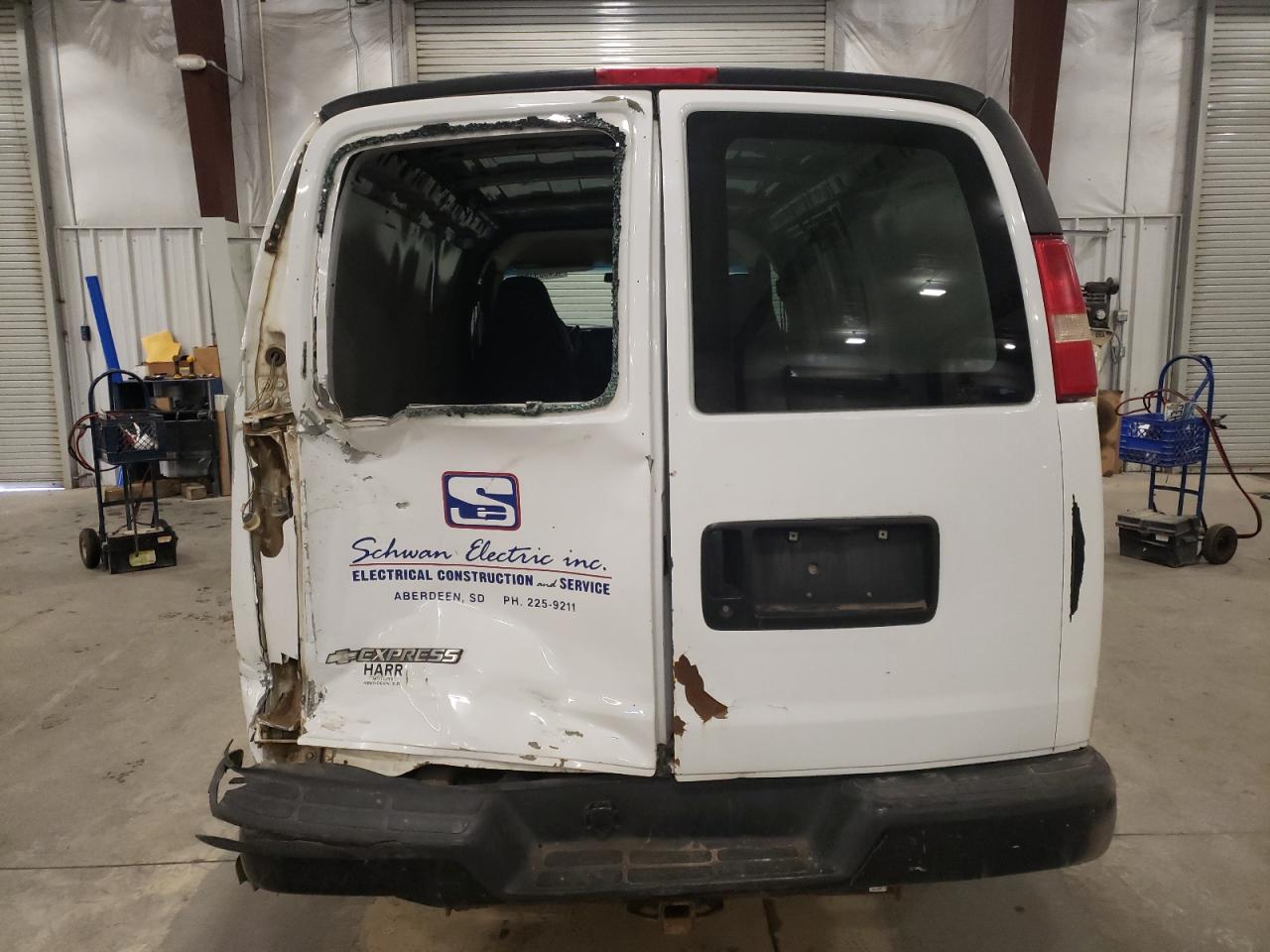 2007 Chevrolet Express VIN 1GCGG25V471123153 Copart auction photo, rear end / hail damage thumbnail 6