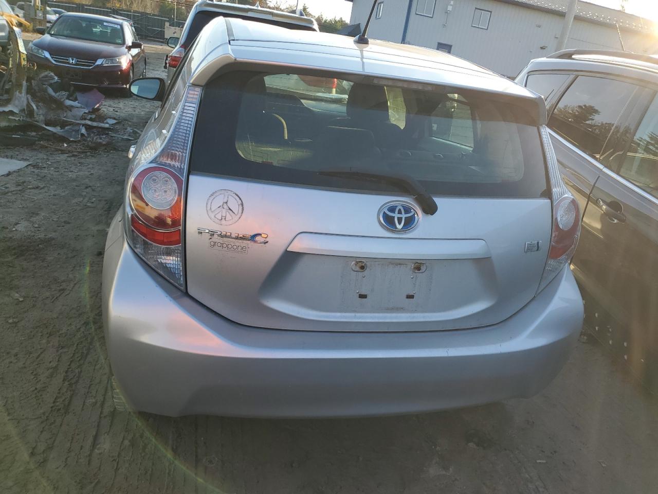 2014 Toyota Prius VIN JTDKDTB32E1561954 Copart auction photo, front end / minor dent/scratches damage thumbnail 6