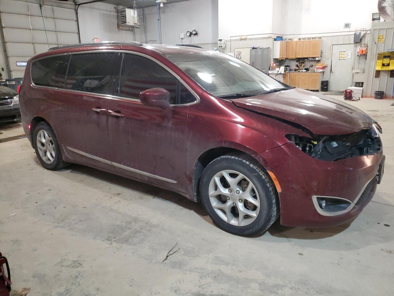2018 Chrysler Pacifica VIN 2C4RC1BG7JR130329 Copart auction photo, front end damage thumbnail 4