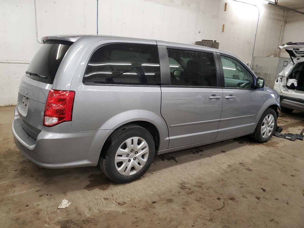 2014 Dodge Caravan VIN 2C4RDGBG5ER452635 Copart auction photo, front end damage thumbnail 3