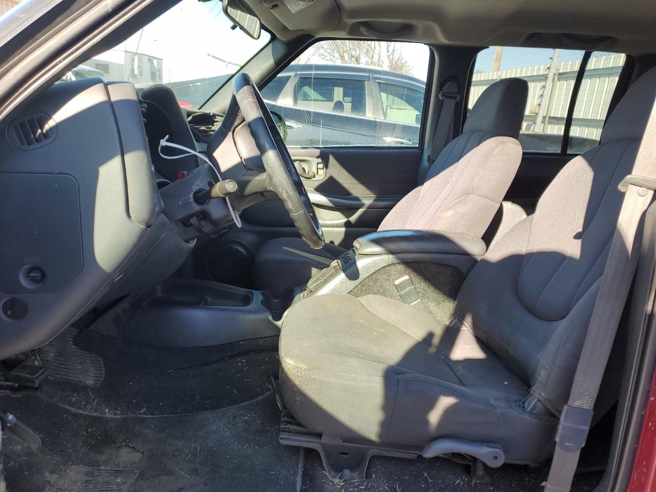 2004 Chevrolet S-10 Pickup VIN 1GCDT13X54K104095 Copart auction photo, front end / undercarriage damage thumbnail 7