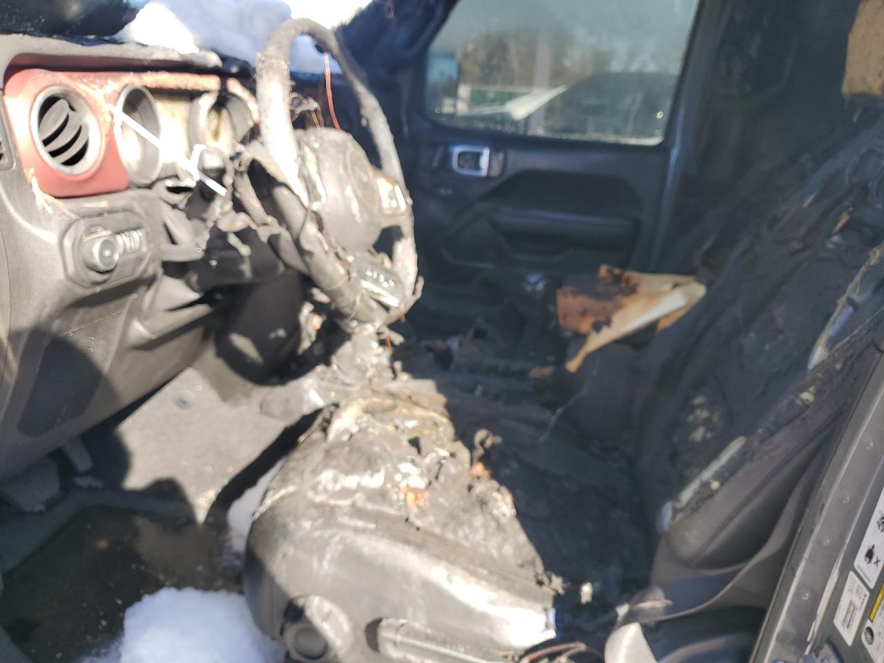 2018 Jeep Wrangler VIN 1C4HJXFN5JW332073 Copart auction photo, burn - interior damage thumbnail 7