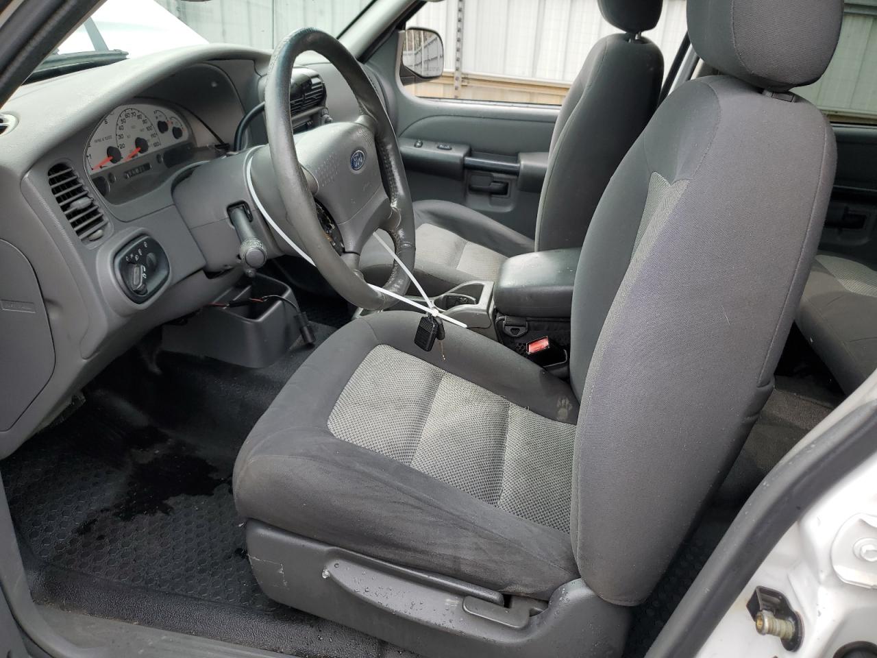 2004 Ford Explorer VIN 1FMZU67K74UB99581 Copart auction photo, front end damage thumbnail 7