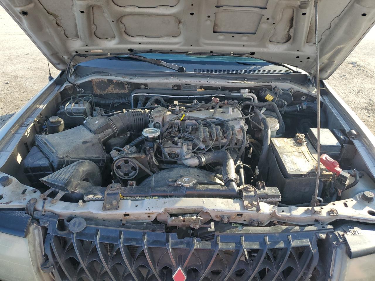 2001 Mitsubishi Montero VIN JA4MT21HX1P066745 Copart auction photo, front end damage thumbnail 12