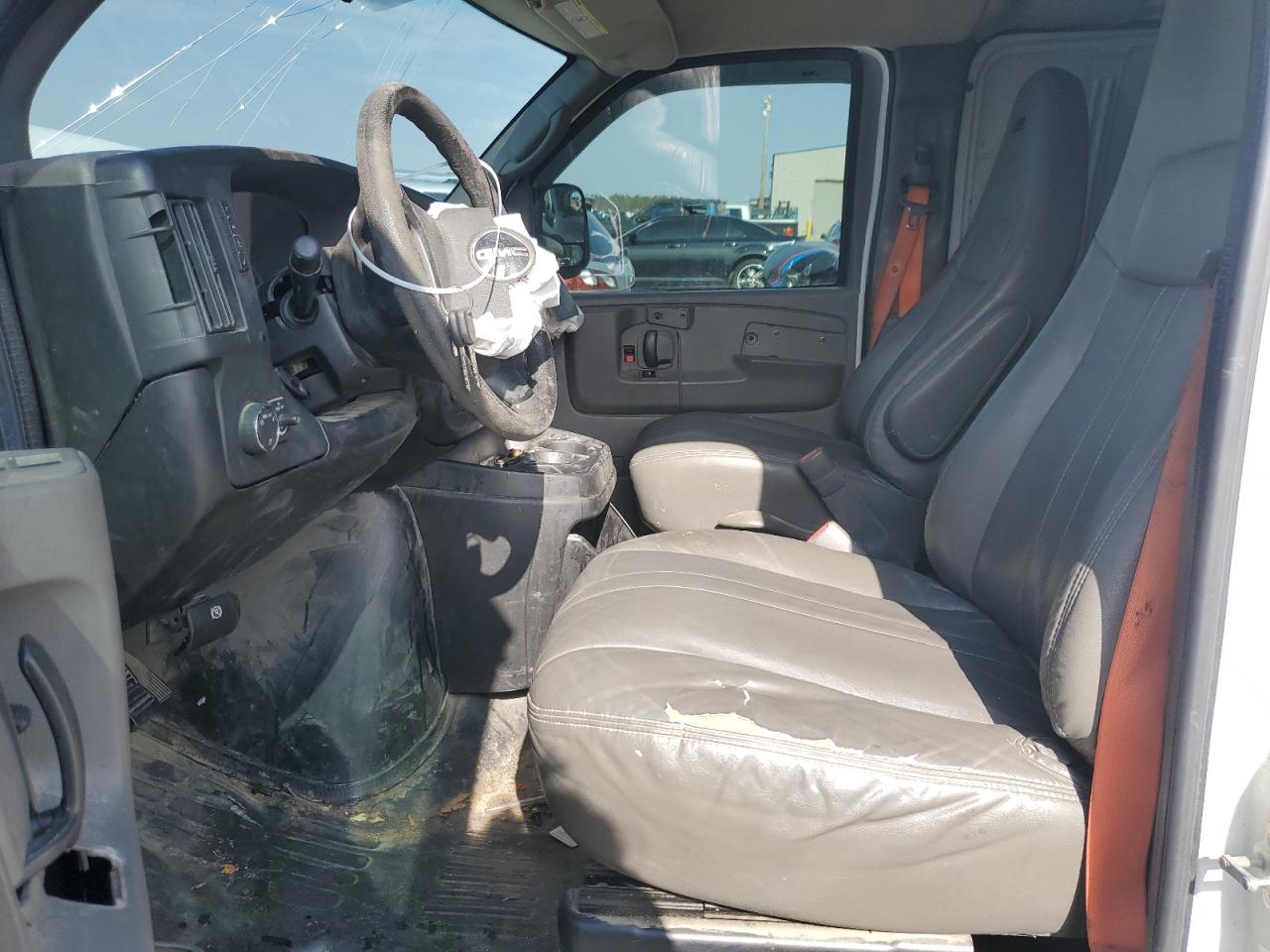 2011 GMC Savana VIN 1GTZ7UCA1B1138335 Copart auction photo, front end damage thumbnail 7