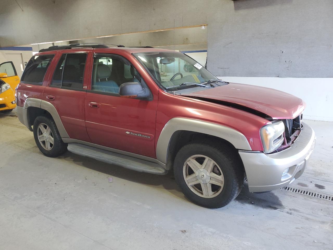 2003 Chevrolet TrailBlazer VIN 1GNDT13S732201292 Copart auction photo, front end / frame damage damage thumbnail 4