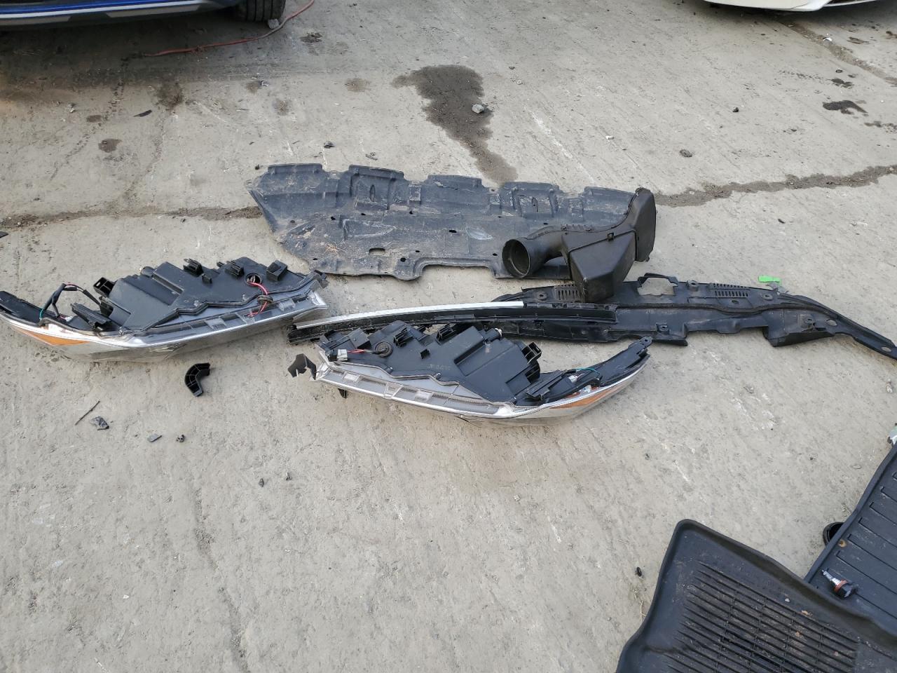 2019 Toyota Highlander VIN 5TDJZRFH6KS621092 Copart auction photo, front end damage thumbnail 13