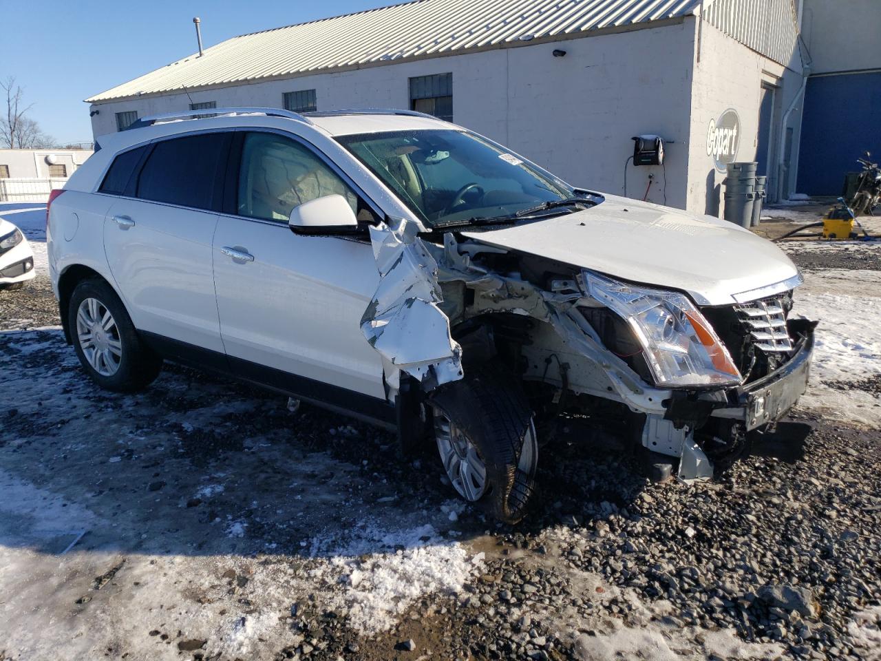 2015 Cadillac SRX VIN 3GYFNEE37FS544986 Copart auction photo, front end / side damage thumbnail 4