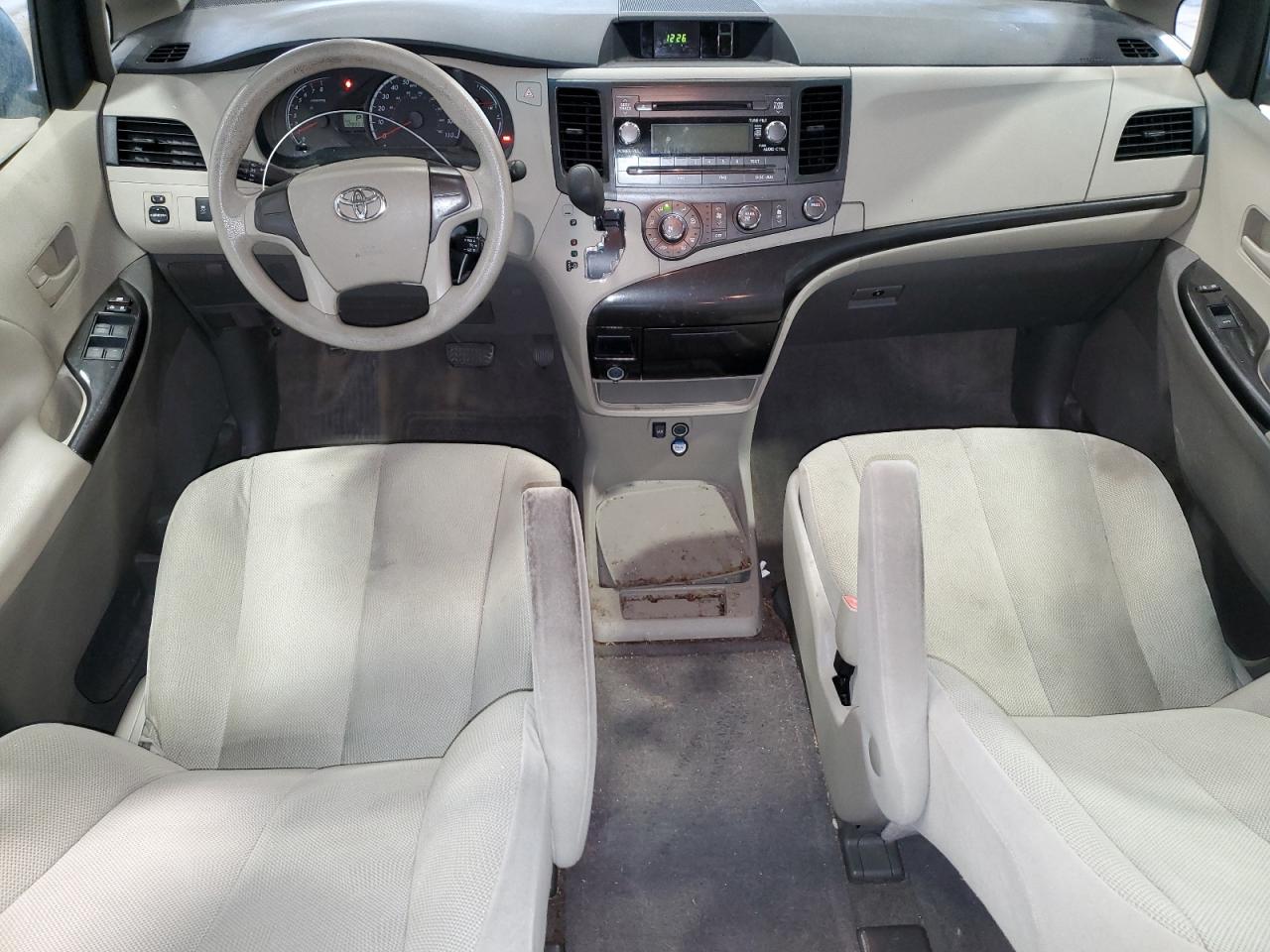 2013 Toyota Sienna VIN 5TDZK3DC9DS322369 Copart auction photo, rear end / side damage thumbnail 8