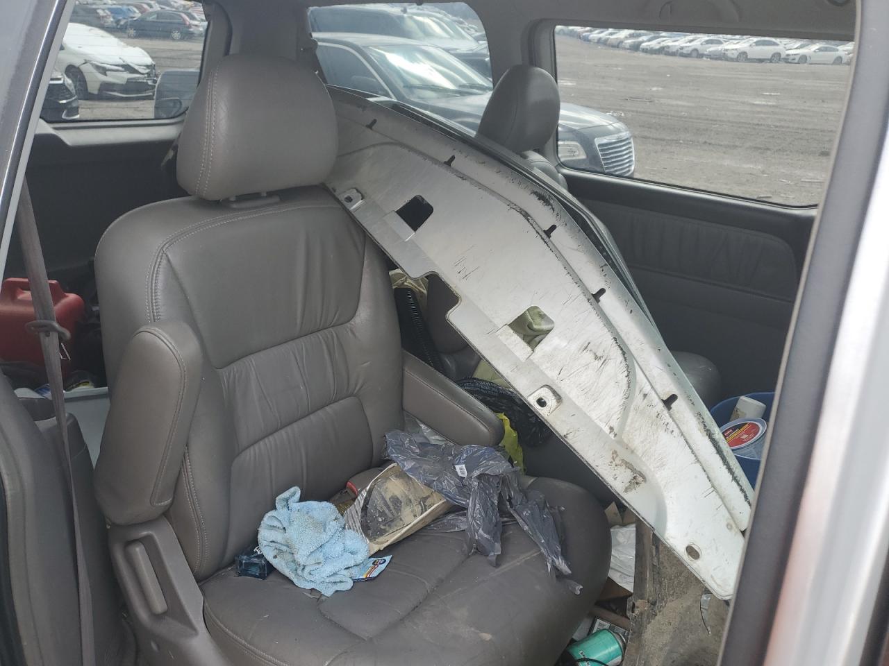 2002 Honda Odyssey VIN 5FNRL18962B056956 Copart auction photo, front end damage thumbnail 14