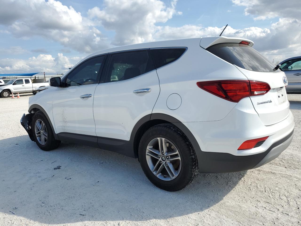 2018 Hyundai Santa Fe VIN 5NMZT3LB6JH101431 Copart auction photo, front end damage thumbnail 2
