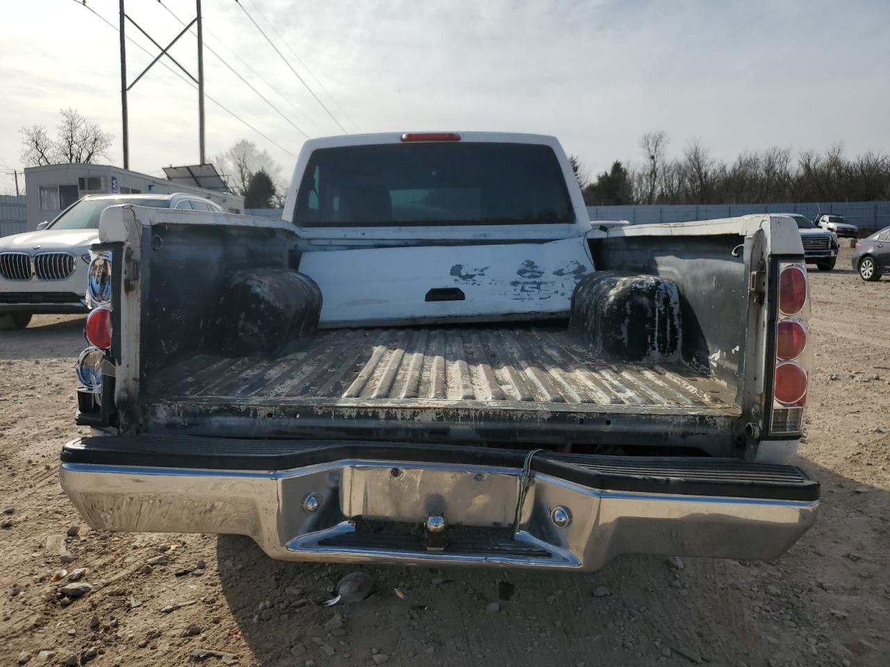 1997 Nissan Navara (Frontier) VIN 1N6SD11S2VC398401 Copart auction photo, side / rear end damage thumbnail 6