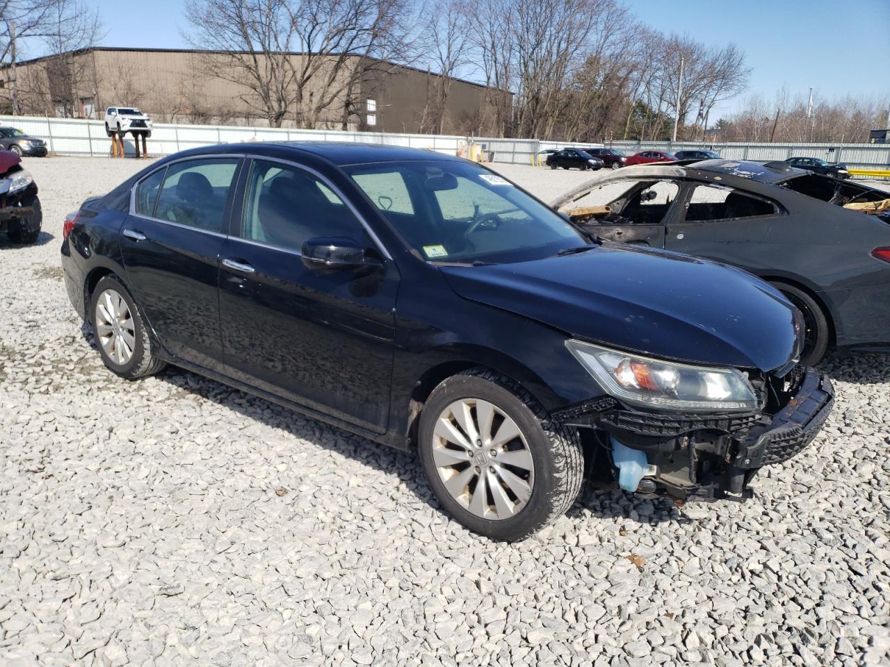 2015 Honda Accord VIN 1HGCR2F70FA082738 Copart auction photo, front end / minor dent/scratches damage thumbnail 4