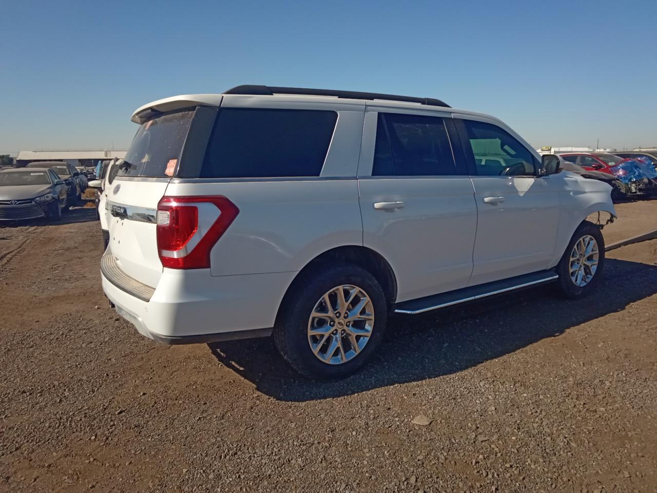 2021 Ford Expedition VIN 1FMJU1JT5MEA14164 Copart auction photo, front end damage thumbnail 3