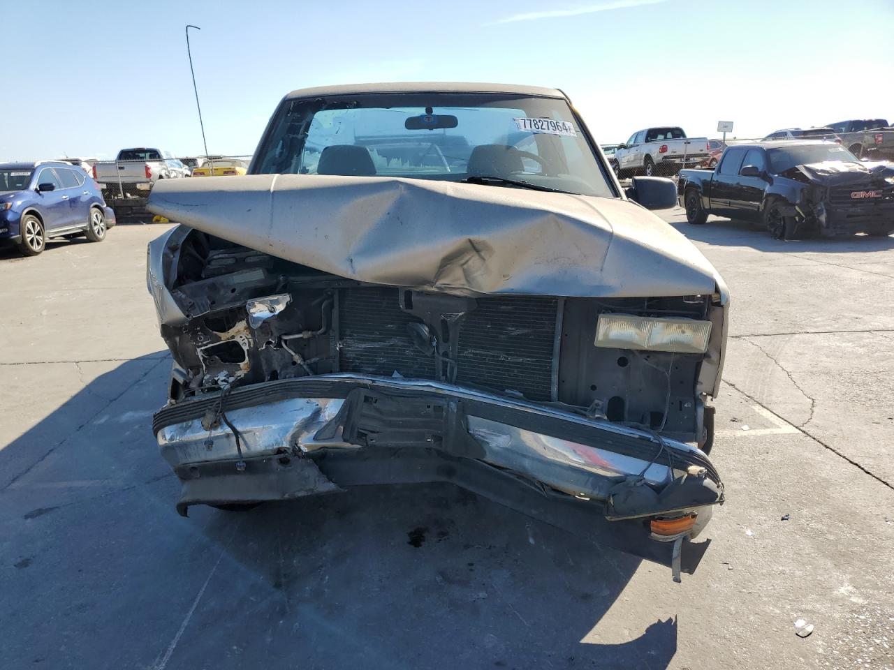 1998 Chevrolet GMT-400 VIN 1GCEC14W0WZ266351 Copart auction photo, front end / rear end damage thumbnail 5