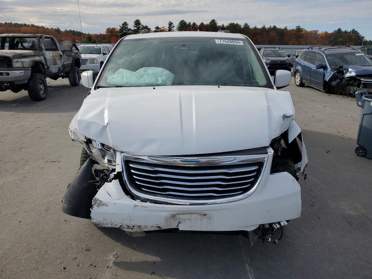 2016 Chrysler Town & Country VIN 2C4RC1CG7GR118883 Copart auction photo, front end / rear end damage thumbnail 5