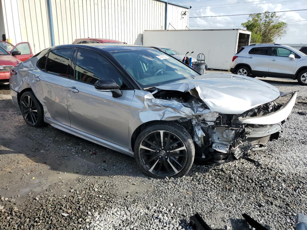 2019 Toyota Camry VIN 4T1B61HK6KU282963 Copart auction photo, front end / side damage thumbnail 4