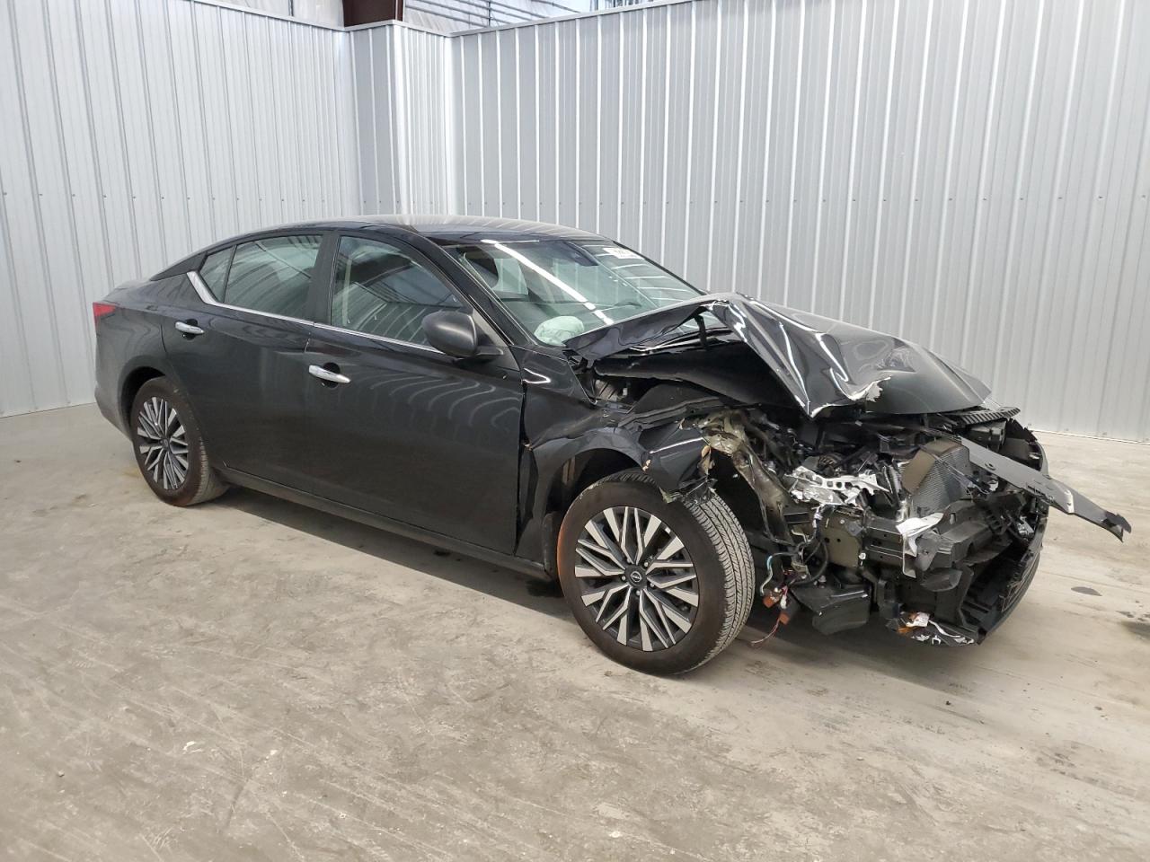 2024 Nissan Altima VIN 1N4BL4DV2RN432088 Copart auction photo, front end / minor dent/scratches damage thumbnail 4