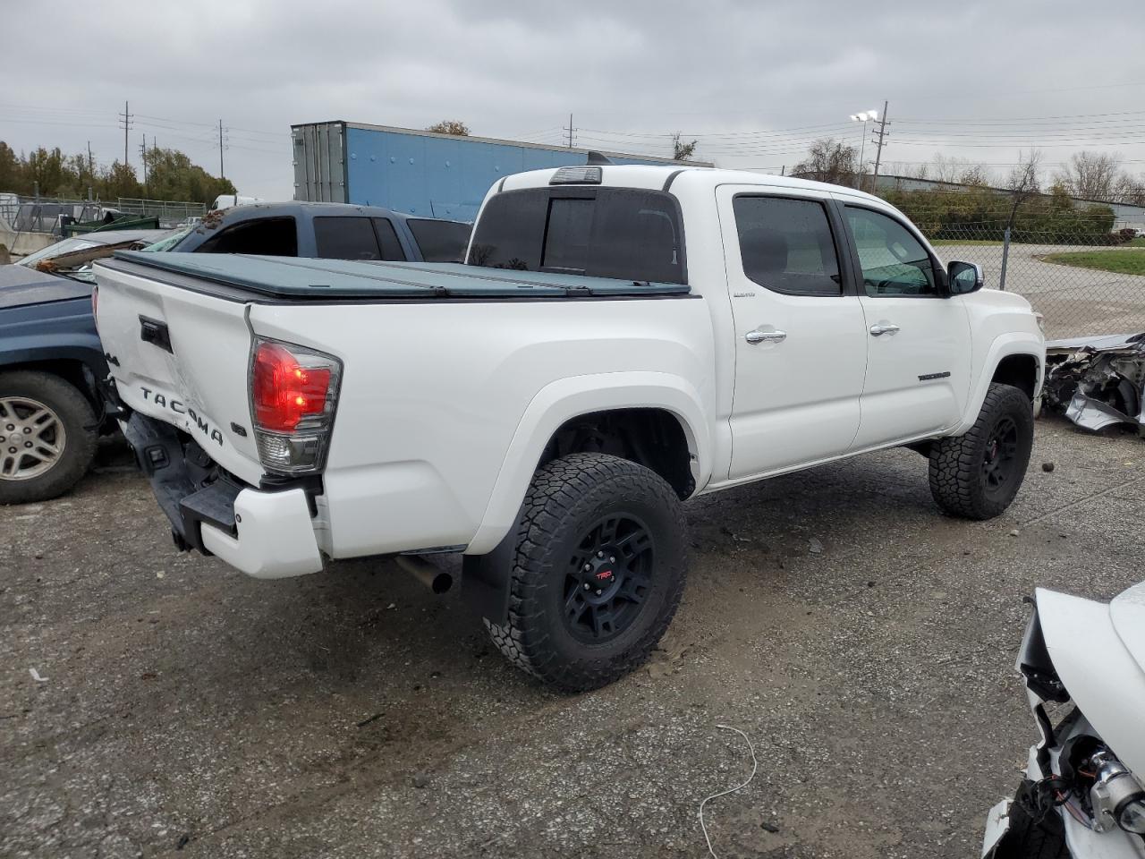 2017 Toyota Tacoma VIN 3TMGZ5AN9HM060153 Copart auction photo, rear end damage thumbnail 3