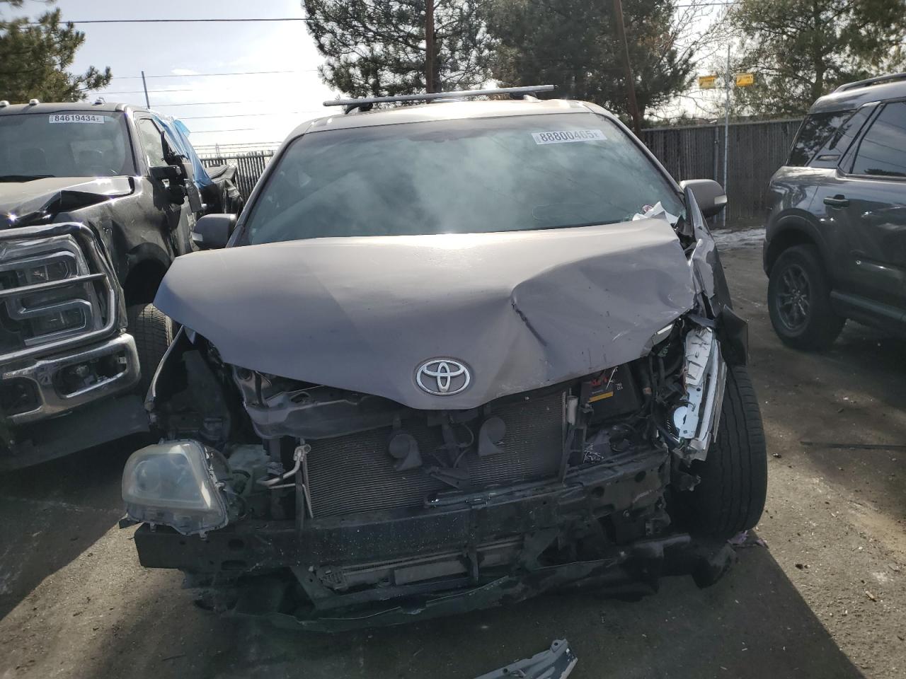 2017 Toyota Sienna VIN 5TDDZ3DC9HS147181 Copart auction photo, all over damage thumbnail 5