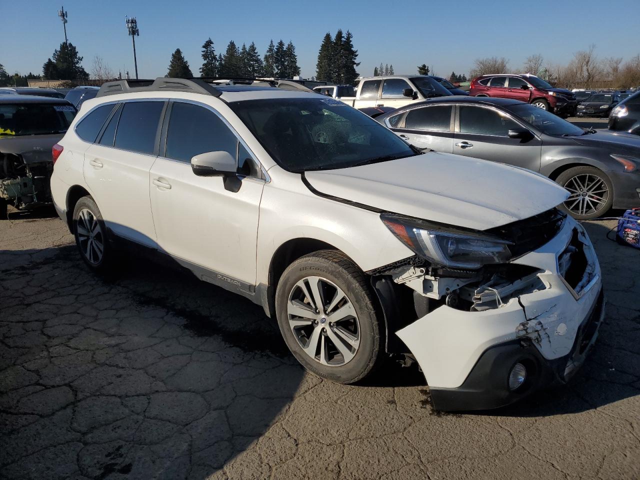 2018 Subaru Outback VIN 4S4BSANC8J3233633 Copart auction photo, front end damage thumbnail 4