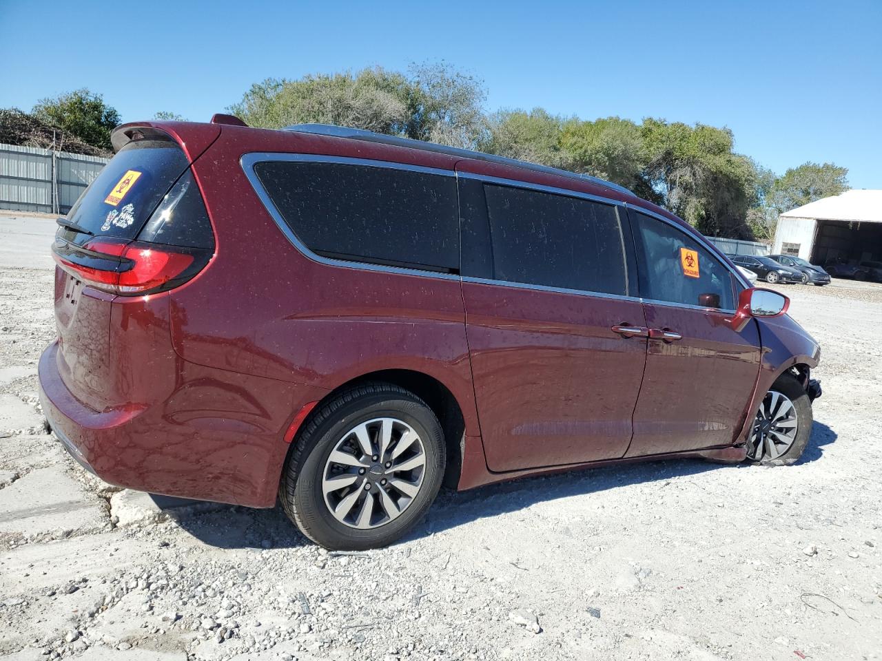 2021 Chrysler Pacifica VIN 2C4RC1BG0MR507247 Copart auction photo, all over damage thumbnail 3