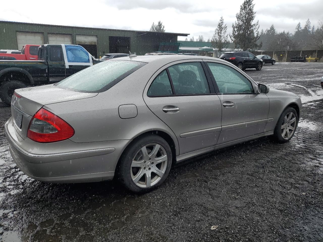 2007 Mercedes-Benz E-klasse VIN WDBUF56X97B073690 Copart auction photo, rear end damage thumbnail 3