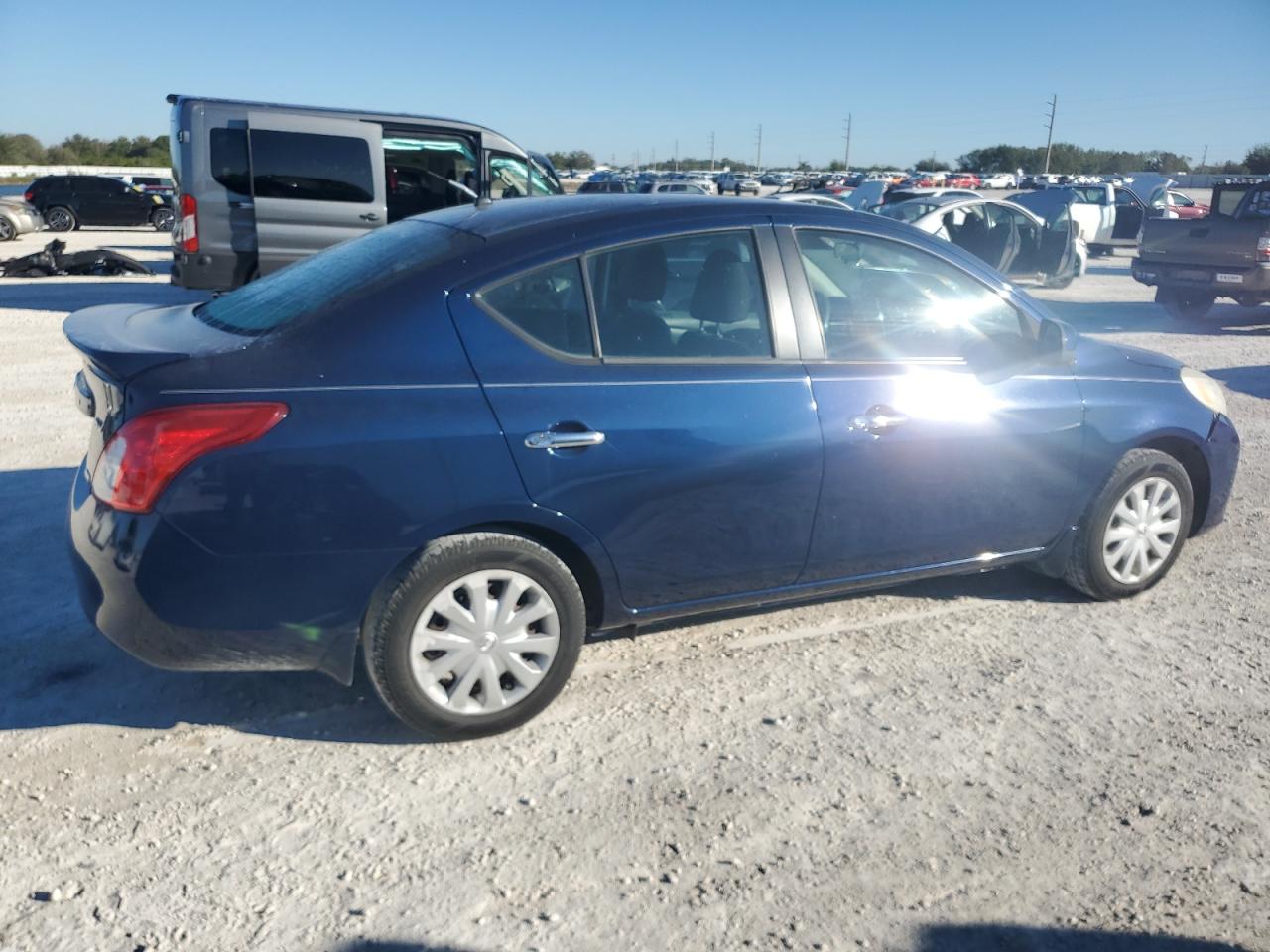2013 Nissan Versa VIN 3N1CN7AP9DL841202 Copart auction photo, front end damage thumbnail 3