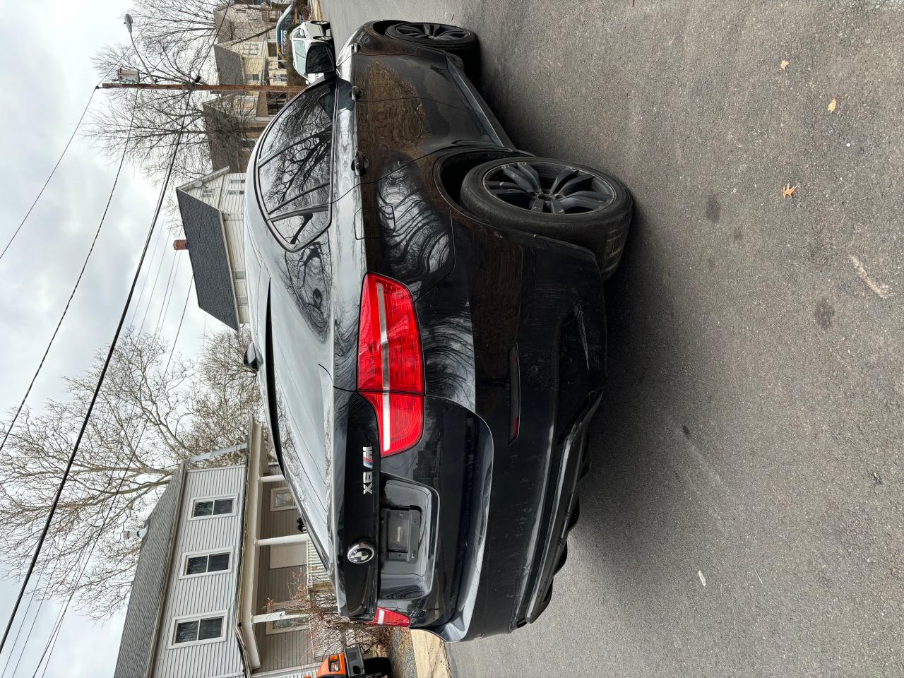 2011 BMW X6 VIN 5YMGZ0C5XBLK13932 Copart auction photo, normal wear damage thumbnail 4