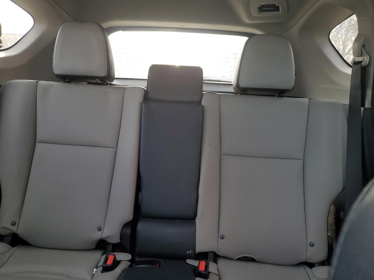 2016 Toyota RAV 4 VIN 2T3DFREV6GW424362 Copart auction photo, side / minor dent/scratches damage thumbnail 10
