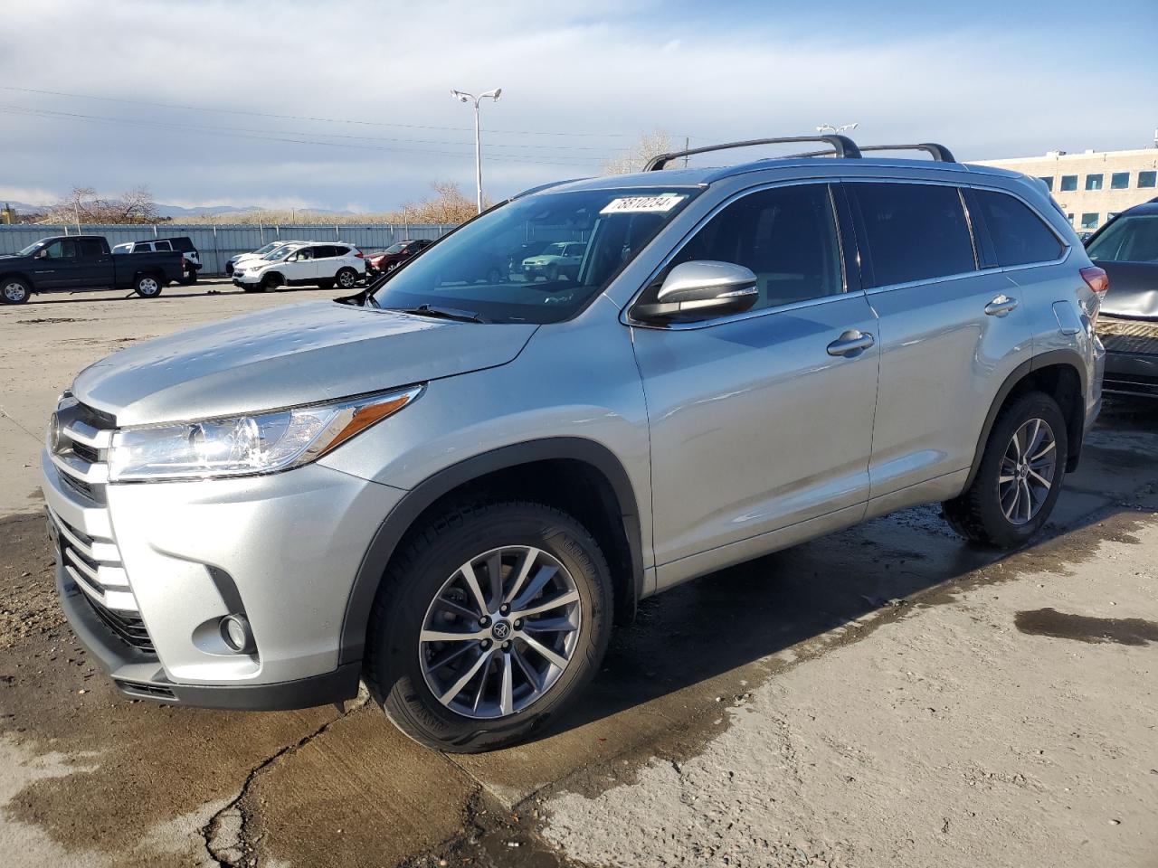 2018 Toyota Highlander VIN 5TDJZRFH9JS532096