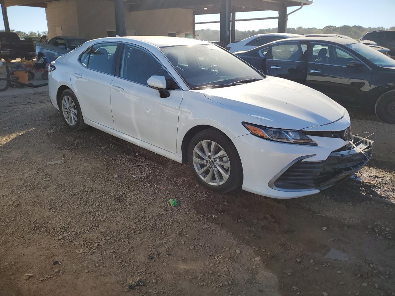 2022 Toyota Camry VIN 4T1C11AK3NU638335 Copart auction photo, front end damage thumbnail 4