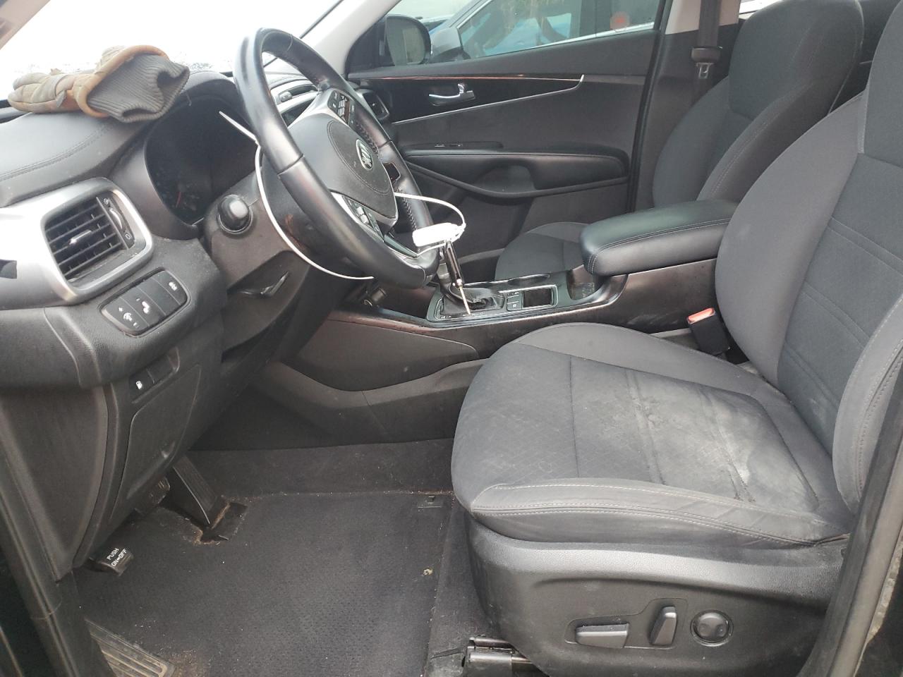 2019 KIA Sorento VIN 5XYPG4A33KG563728 Copart auction photo, rear end damage thumbnail 7