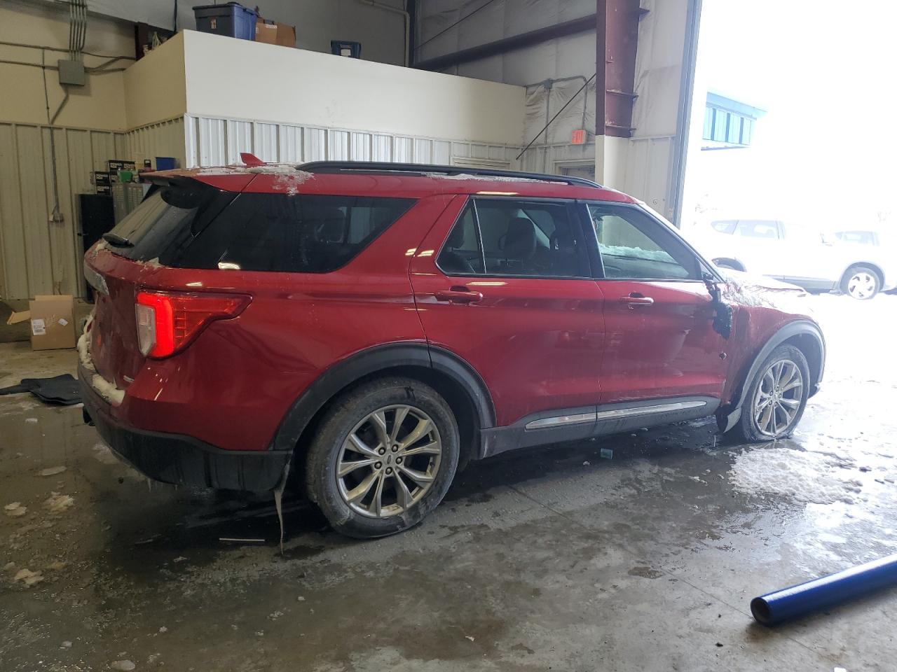 2020 Ford Explorer VIN 1FMSK8DH1LGB50725 Copart auction photo, front end / side damage thumbnail 3
