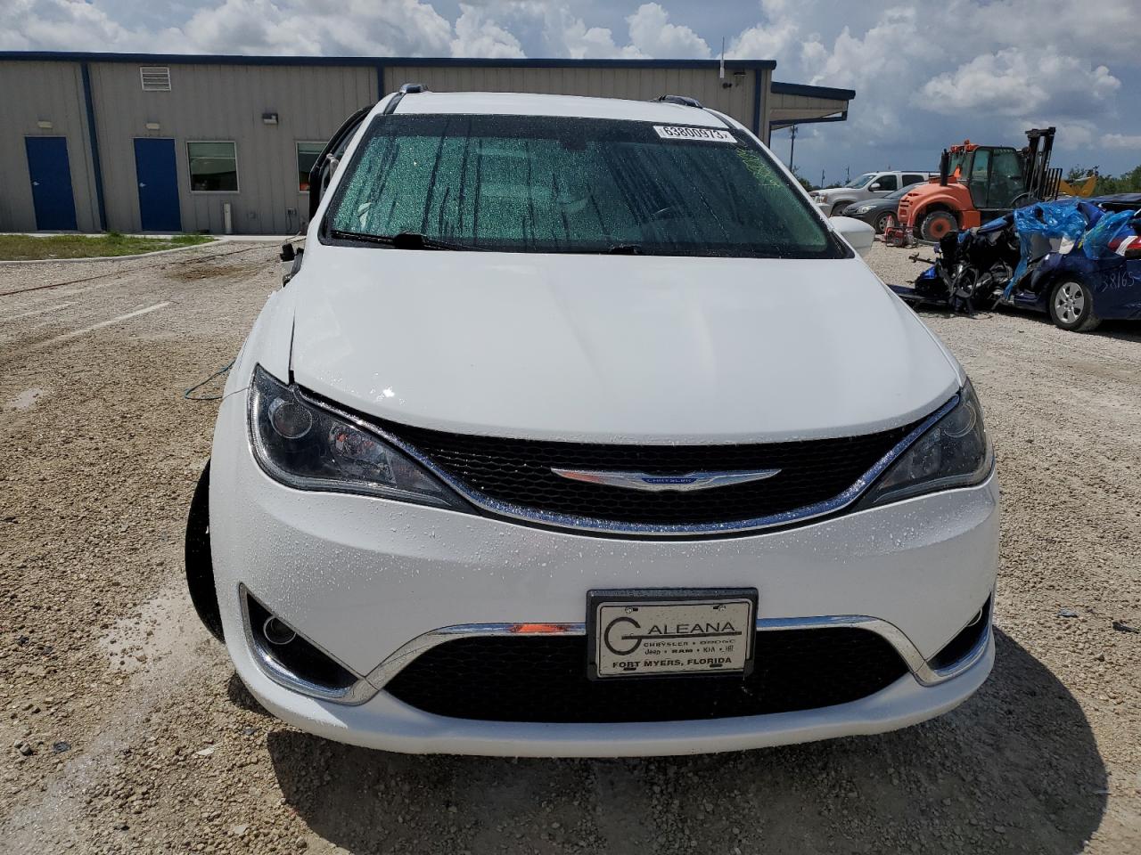 2019 Chrysler Pacifica VIN 2C4RC1BG9KR554712 Copart auction photo, side / minor dent/scratches damage thumbnail 5