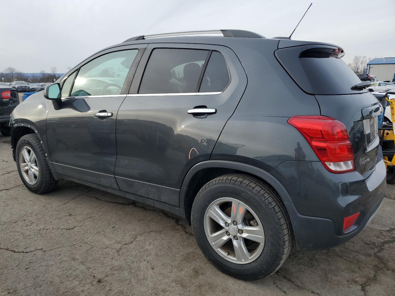 2019 Chevrolet Trax VIN 3GNCJPSB7KL255226 Copart auction photo, front end / side damage thumbnail 2
