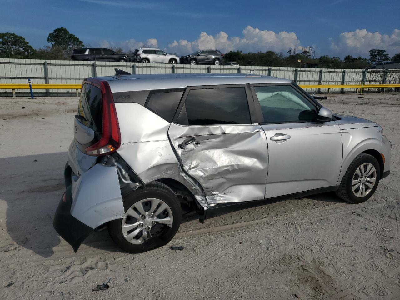 2021 KIA Soul VIN KNDJ23AU4M7781376 Copart auction photo, rear end / side damage thumbnail 3