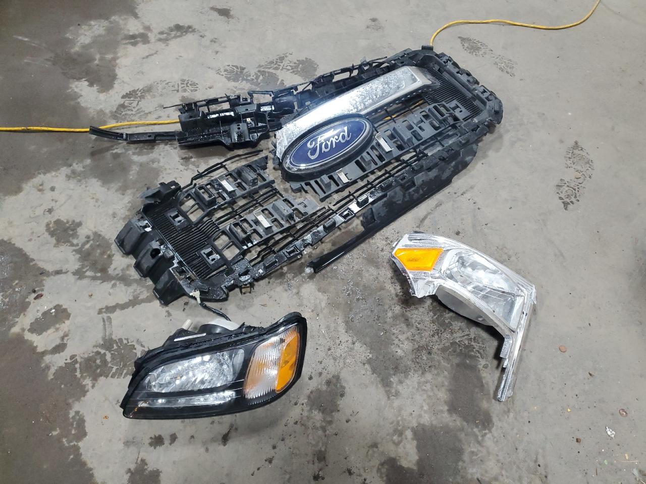2015 Ford F250 VIN 1FT7W2B68FEB44482 Copart auction photo, front end damage thumbnail 13