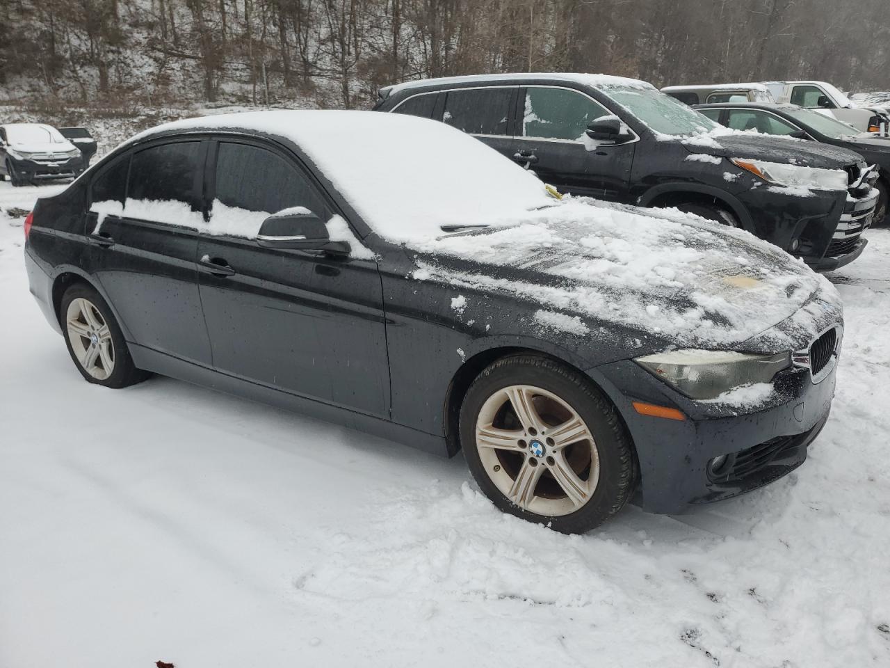 2012 BMW 3er VIN WBA3A5C5XCF349647 Copart auction photo, minor dent/scratches damage thumbnail 4