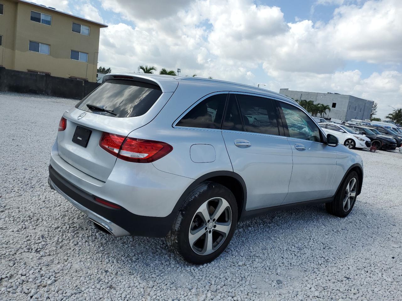 2016 Mercedes-Benz GLC VIN WDC0G4JB8GF036720 Copart auction photo, front end / minor dent/scratches damage thumbnail 3