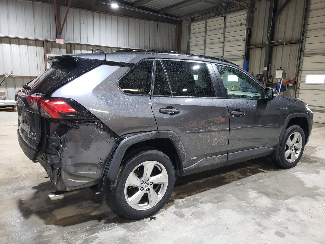 2021 Toyota RAV 4 VIN 4T3B6RFV8MU053206 Copart auction photo, rear end / minor dent/scratches damage thumbnail 3
