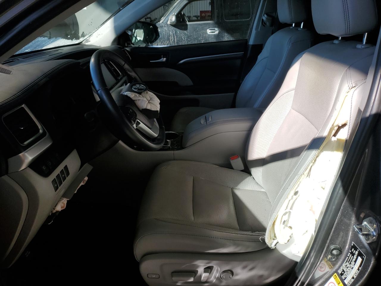 2019 Toyota Highlander VIN 5TDDZRFH2KS702247 Copart auction photo, all over damage thumbnail 7