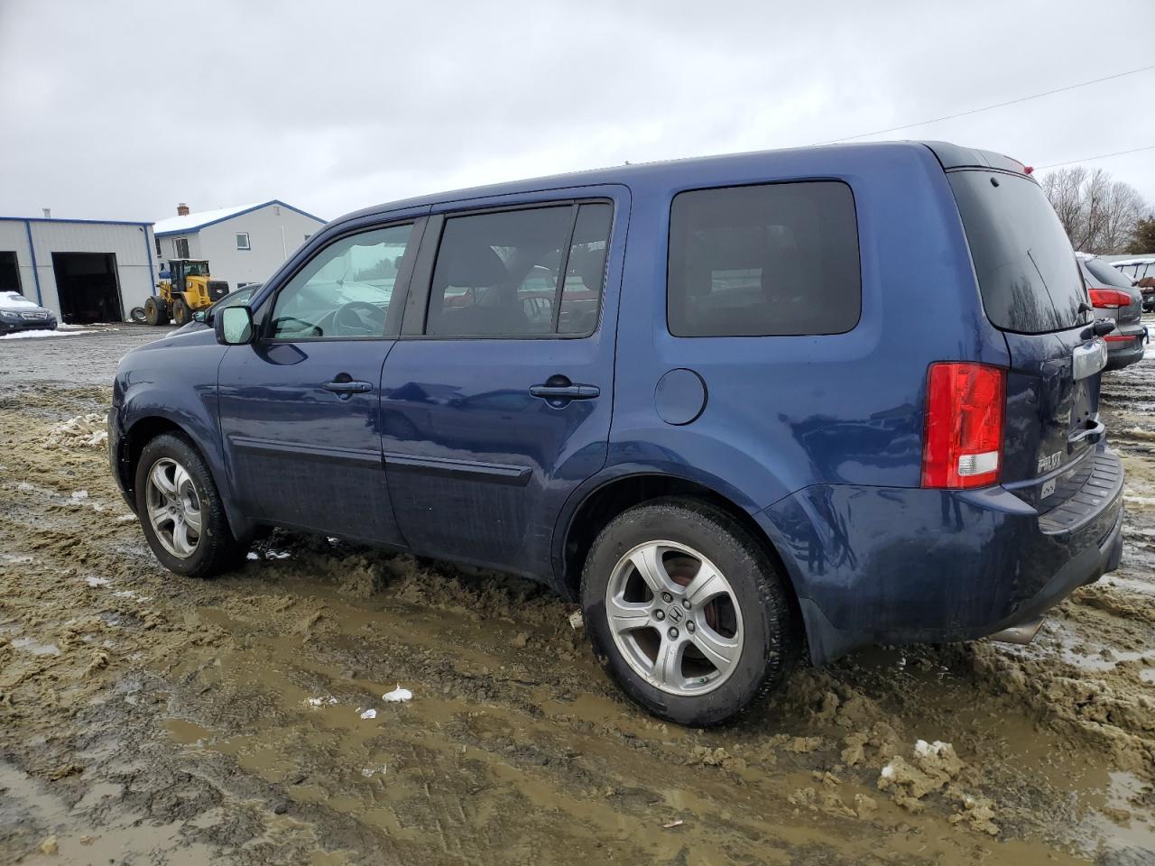 2015 Honda Pilot VIN 5FNYF4H72FB034087 Copart auction photo, front end damage thumbnail 2
