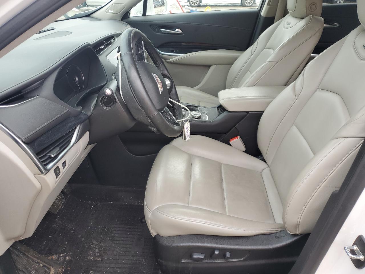 2020 Cadillac XT4 VIN 1GYFZCR45LF077384 Copart auction photo, rear end / minor dent/scratches damage thumbnail 7