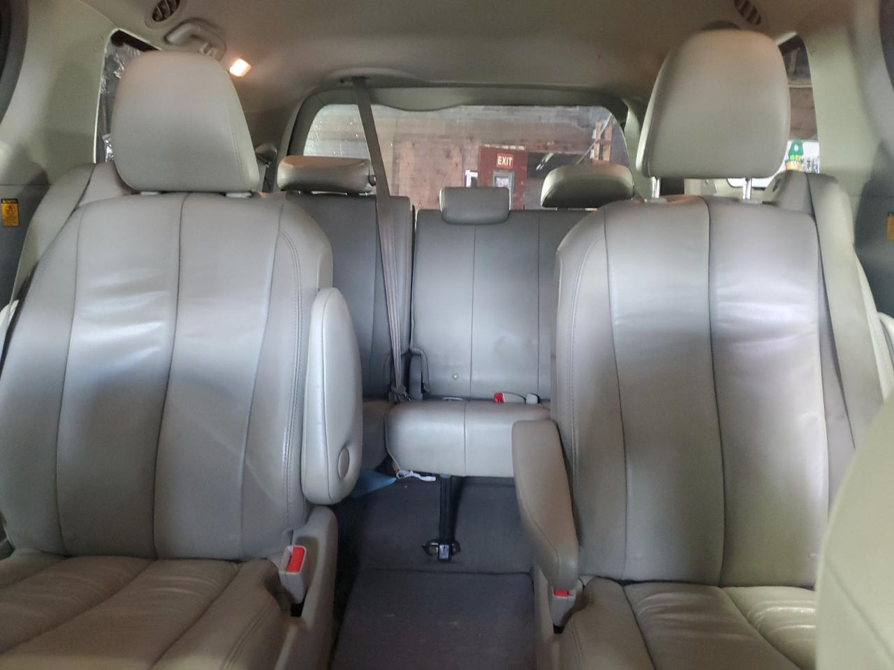 2013 Toyota Sienna VIN 5TDDK3DC4DS057113 Copart auction photo, front end damage thumbnail 10