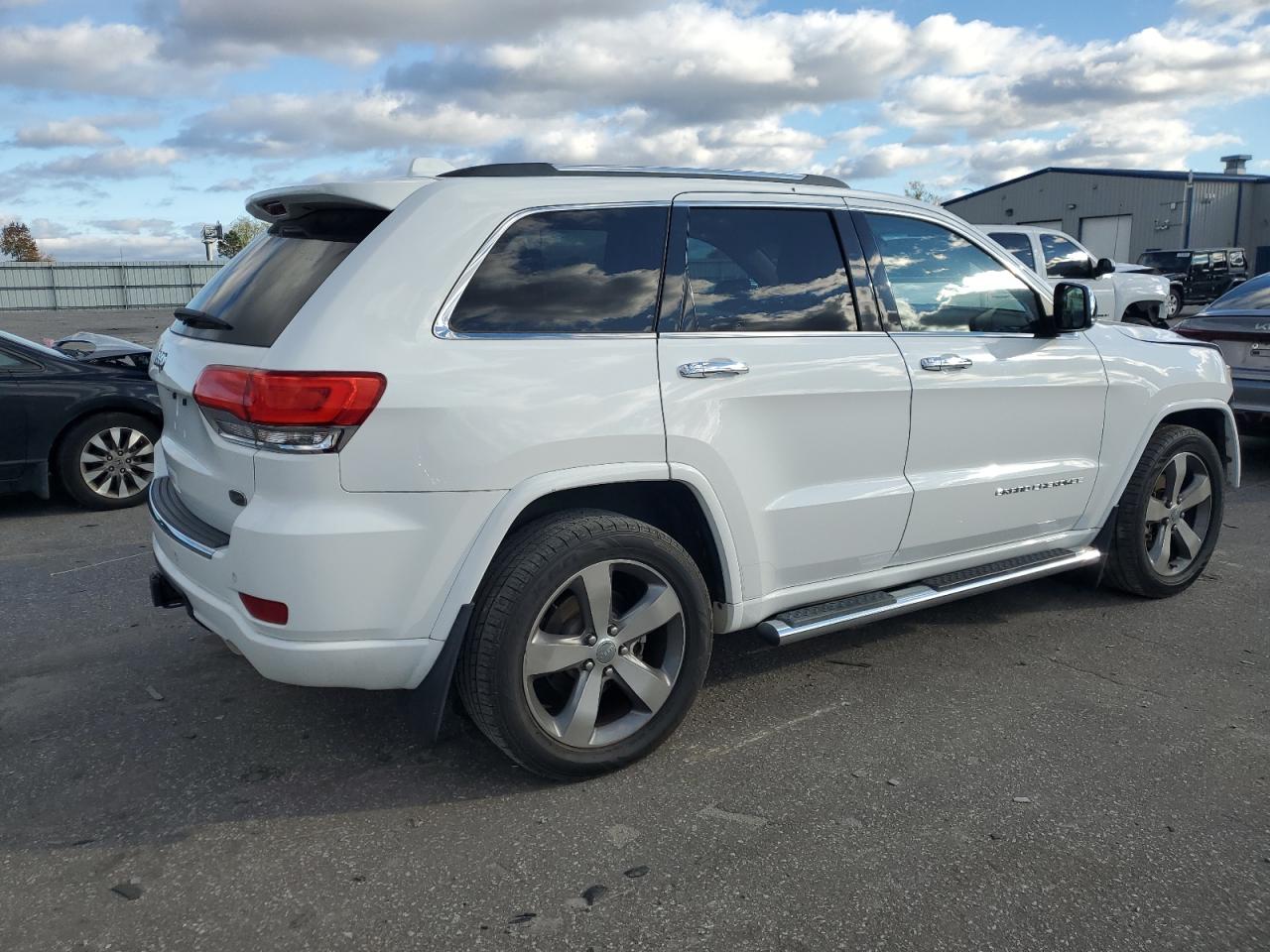 2015 Jeep Grand Cherokee VIN 1C4RJECG0FC765422 Copart auction photo, front end damage thumbnail 3